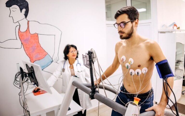 Testy wysiłkowe w Warszawie – kto powinien je wykonać i jak przebiegają?